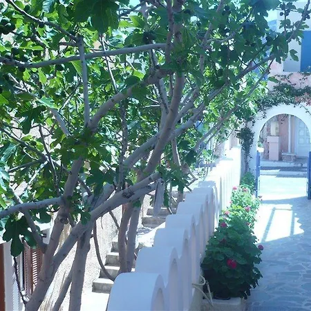 Dilino And Annex Building 2* Kamari (Santorini)